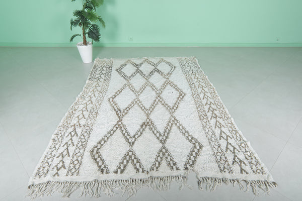 5.9 x 8.4 ft Moroccan beni ourain rug – Elegant white and beige diamond pattern