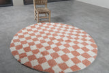 Round Peach and White Checkered Moroccan Wool Rug - 5 ft