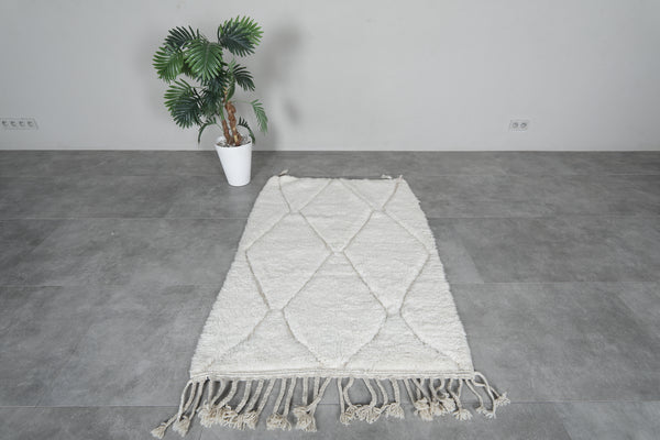 White Moroccan rug 3.6 X 5.2 FT