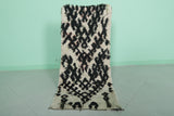 1.8 x 4.6 ft Moroccan Berber Rug | Small Black & White Diamond Pattern