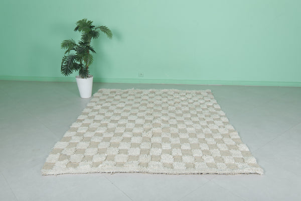 5.9 X 7.5 FT Moroccan checkered rug - Beige and ivory wool rug