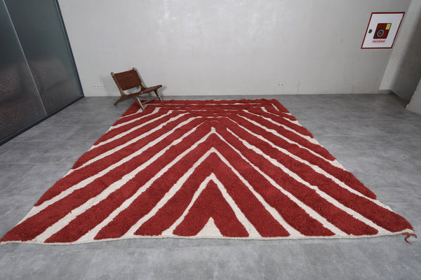 Bold red and white wool Moroccan rug – Striking geometric design