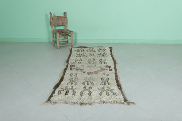 Vintage handmade Moroccan runner rug – 2.7 x 5.9 ft, neutral tones with tribal patterns