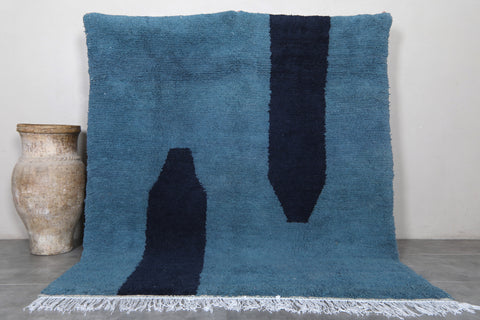 Alfombra contemporánea de bereber marroquí de color azul 7 pies x 8.1 pies