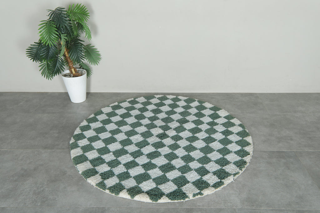 Round Moroccan rug - Green & white checkered design - 5 FT