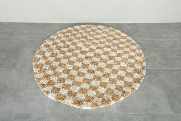 Round Moroccan wool rug - 5 ft | Beige and white checkered design