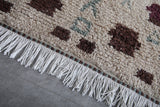 Handmade Moroccan Azilal Rug – 4.1 x 5.8 FT, Beige with Burgundy and Brown Accents