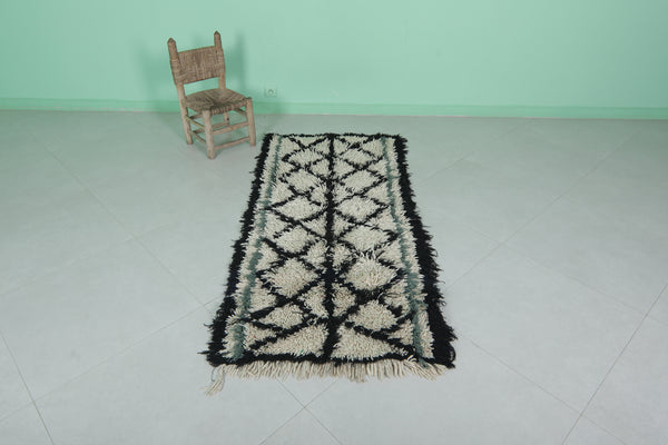 Handmade Moroccan rug – 2.5 x 5.8 ft, geometric diamond pattern