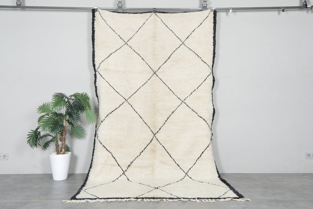 Hand-knotted beni ourain rug 5.3x9.5 ft - Minimalist ivory wool rug