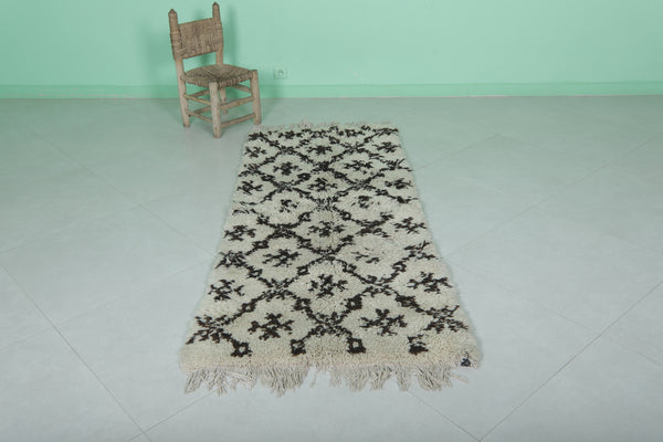 Moroccan Berber Rug 2.6 X 6.3 Feet - Handwoven Black and White Pattern