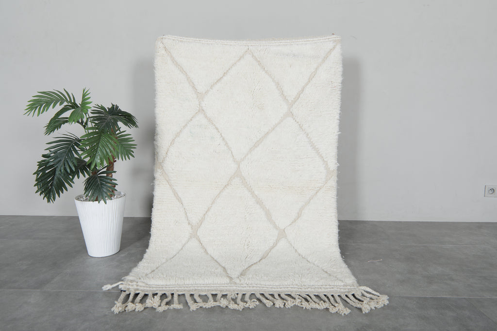 Handwoven Moroccan rug 3.4 FT × 5.2 FT | Diamond design