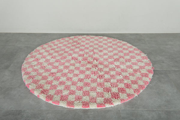 Round Moroccan wool rug - 5 ft | Pink & white checkered pattern