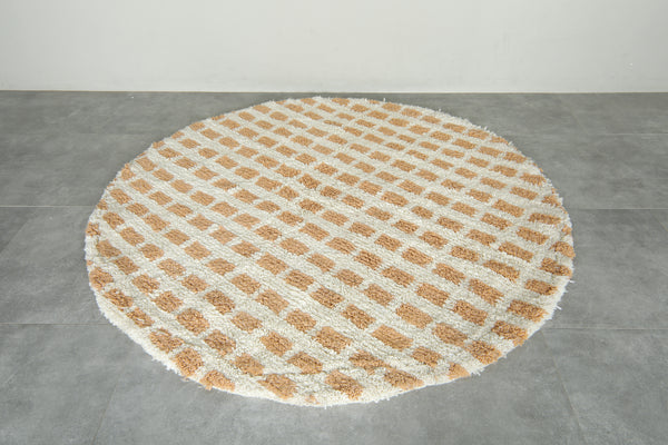 White & beige checkered Moroccan round rug - 6 ft