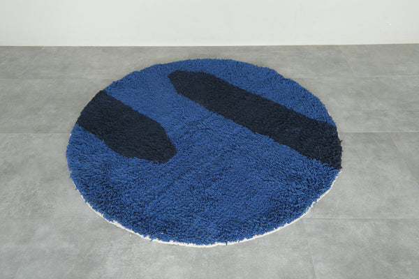 Minimalist round Moroccan rug in blue & navy - 5 ft