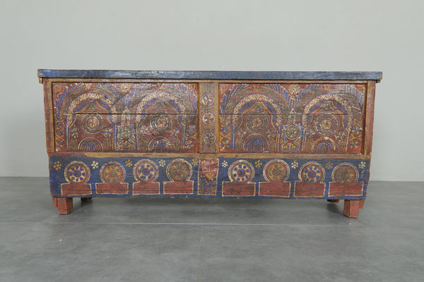 Vintage Moroccan chest H 23.2 inches x W 51.1 inches x D 12.9 inches