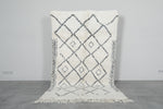 Moroccan Wool Rug 4.8 FT × 7.9 FT | Diamond Design with Black Detailing
