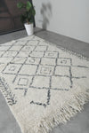 Moroccan Wool Rug 4.8 FT × 7.9 FT | Diamond Design with Black Detailing