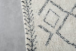 Moroccan Wool Rug 4.8 FT × 7.9 FT | Diamond Design with Black Detailing