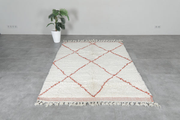 Beni ourain Moroccan rug 5 FT × 7.9 FT | Diamond pattern with red details