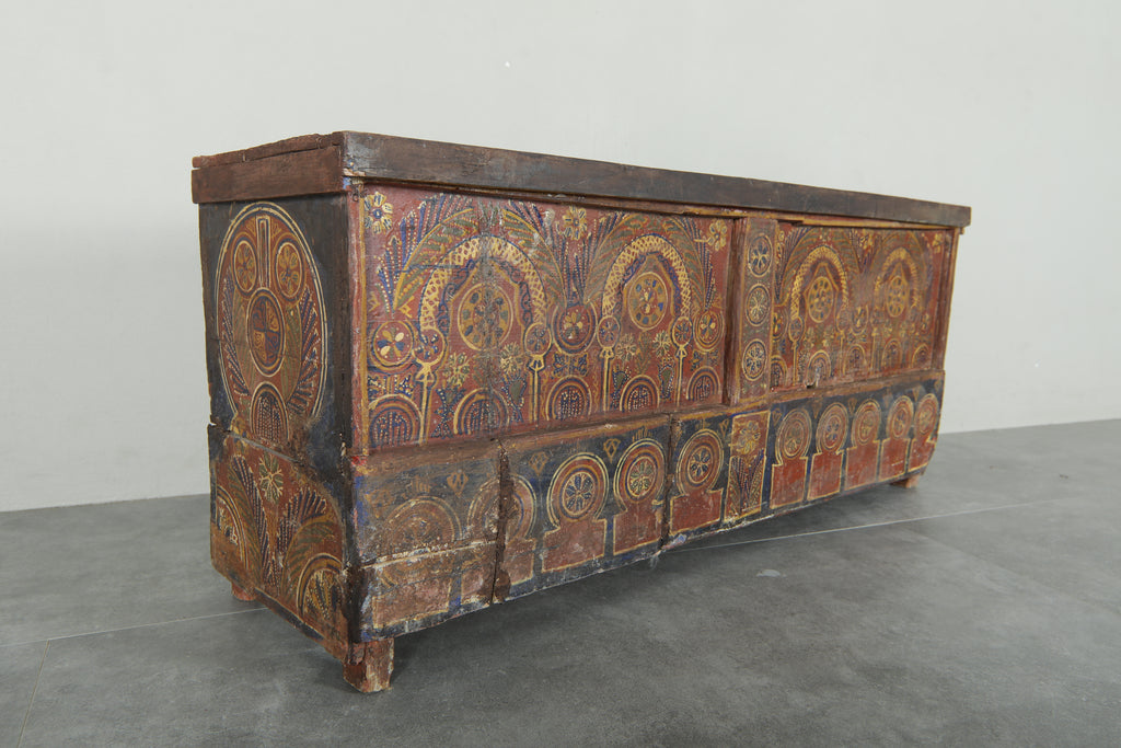Vintage Moroccan chest - Handcrafted wooden storage trunk