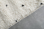Simple Moroccan rug  4.6 FT X 6.2 FT