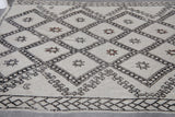 Moroccan rug 5.6 X 8.8 FEET