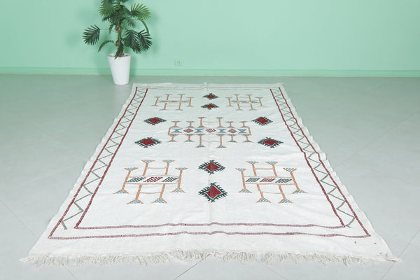 Handwoven Moroccan rug – 5.2 FT x 9.5 FT | Traditional berber design