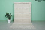 Elegant Moroccan Wedding Blanket Rug - 5 FT X 8.9 FT - Ivory Striped Design