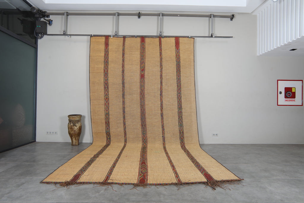 Large tuareg tug - Beige handwoven desert mat - 8.6 FT X 16 FT
