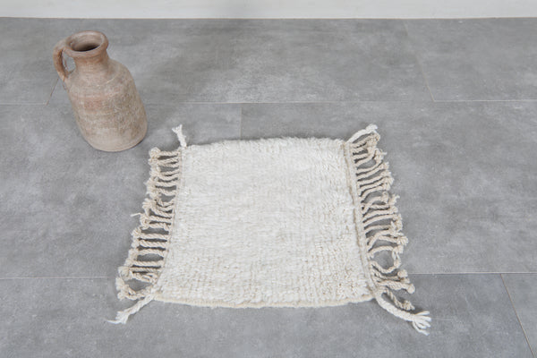 Small Moroccan rug - Cream minimalist design - 1.6 FT X 1.5 FT