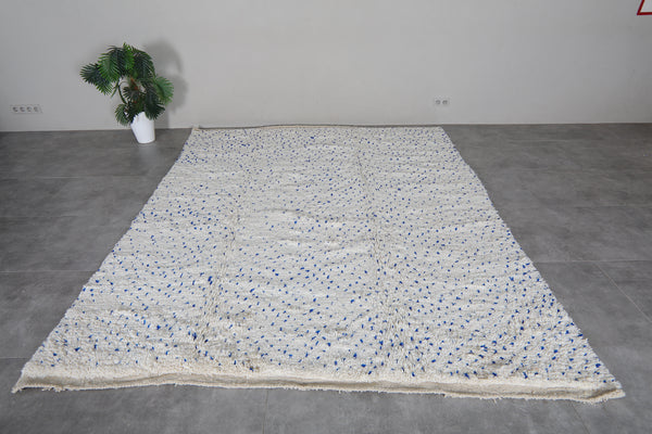 Cream Moroccan rug with blue dots - Handwoven minimalist wool - 8 FT X 9.8 FT