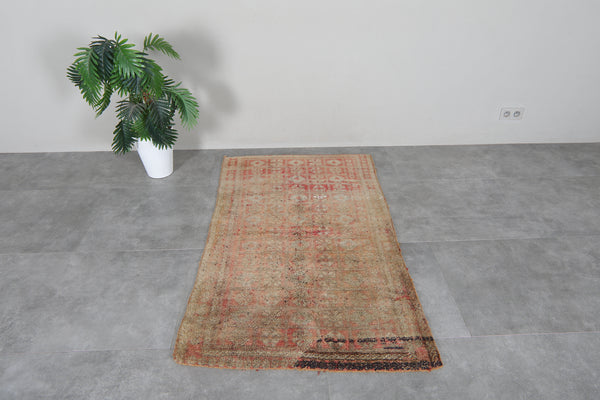 Handmade old berber Moroccan rug – 3.2 FT x 5.5 FT | Vintage elegance