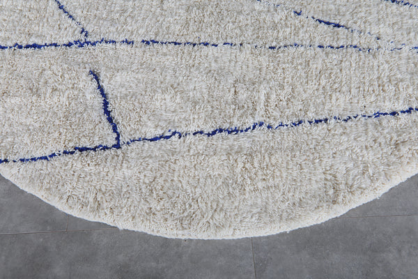 Custom Round Minimalist Rug – Handwoven Ivory & Blue Moroccan Carpet