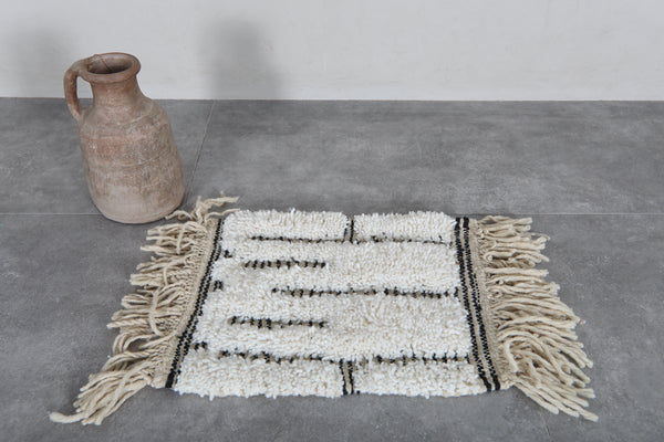 Ivory Moroccan small Beni ourain rug 1.3 x 1.6 ft