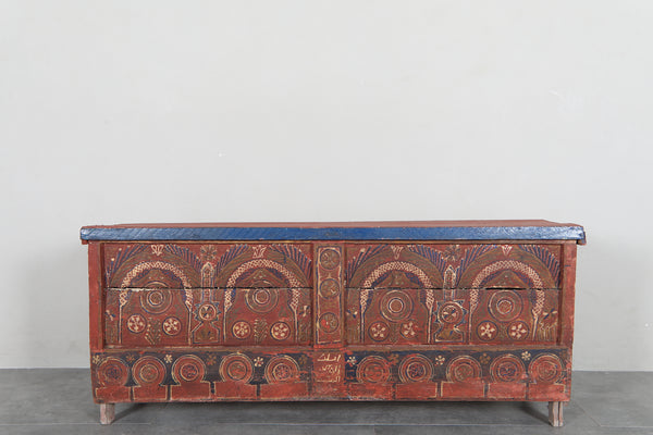 Vintage Moroccan chest H 21.2 inches x W 51.1 inches x D 12.2 inches