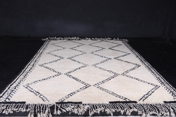 Patterned creamy custom Moroccan rug – Handwoven with geometric design