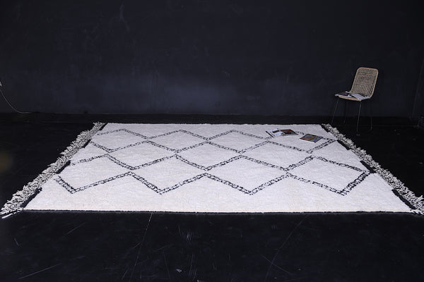 White flatwoven rug with black patterns – Stylish custom design