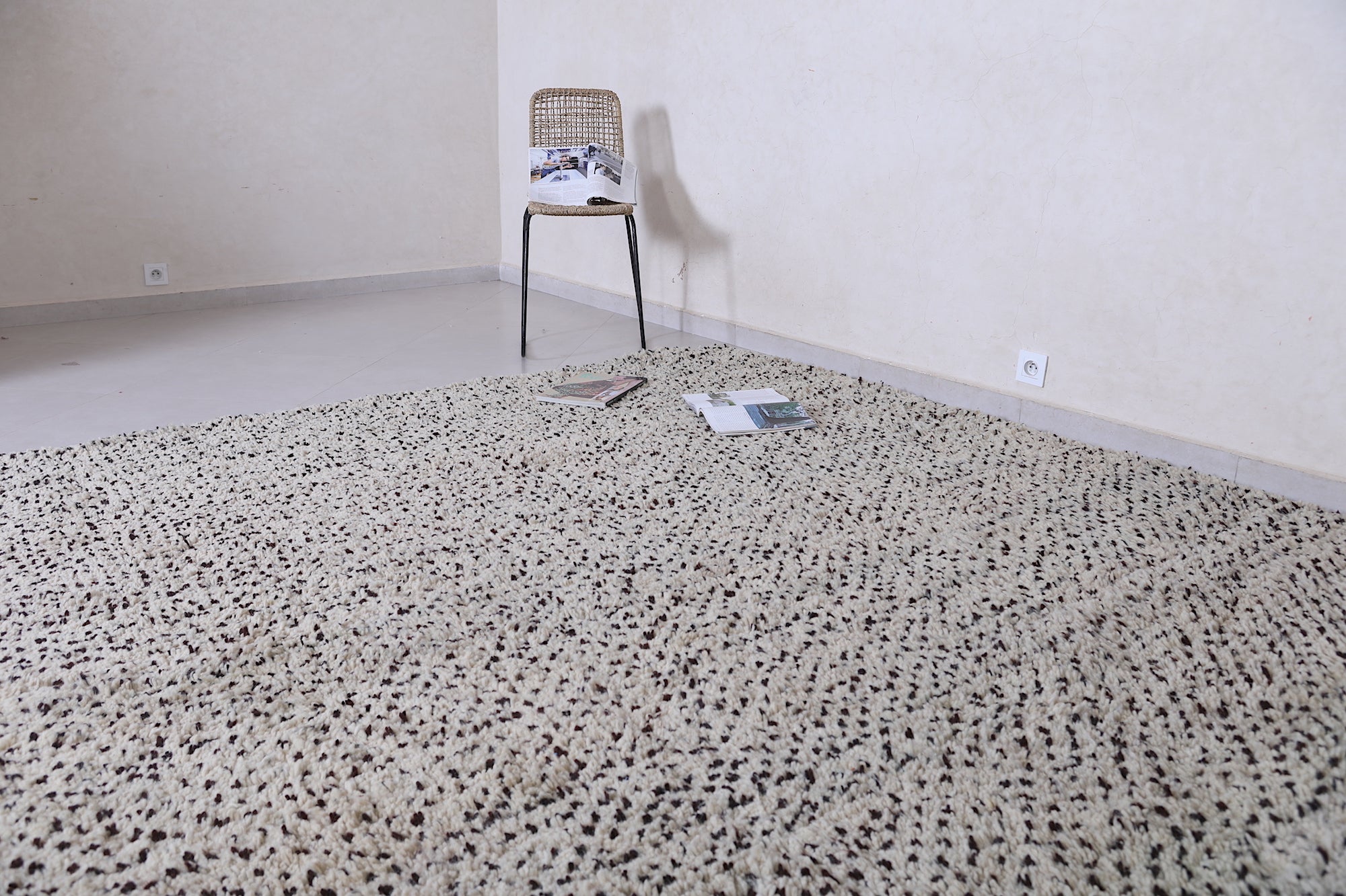 Beige Rug with Unique Black Dotted Design – Beni ourain rug
