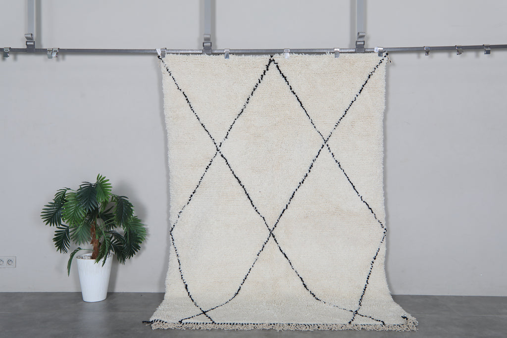 White Moroccan shag rug 5.3x10.6 ft - Handmade wool Berber carpet with black lines