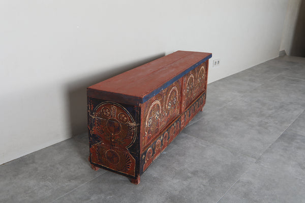 Vintage Moroccan chest H 21.1 inches x W 52.3 inches x D 12.2 inches