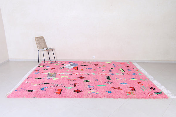 Handcrafted pink Moroccan rug with vibrant patterns – Custom size