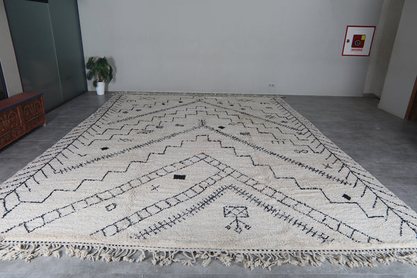 Large White Moroccan shag rug 13x17.4 ft - Handmade wool Berber carpet with black tribal lines