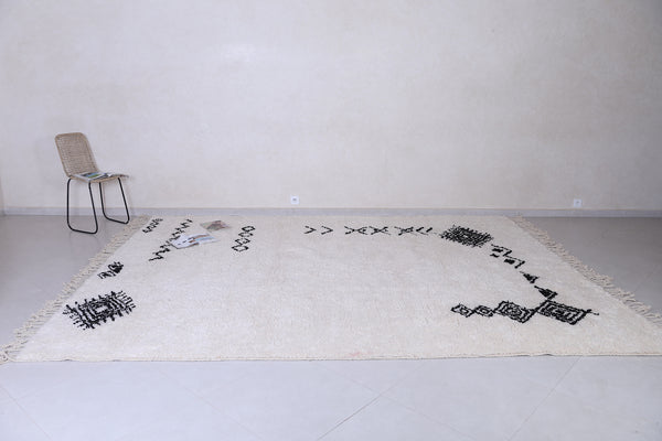 White custom Moroccan rug with black berber patterns – Unique and stylish