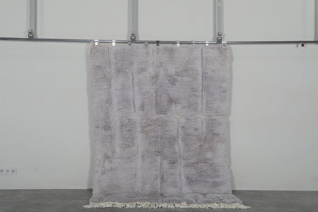 Light Gray Moroccan Rug 5.6 x 7.7 feet – Abstract Grid Wool Shag Rug