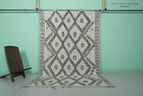 Elegant Moroccan Rug - 5.6 x 8.8 FT | Berber-Inspired Diamond Pattern