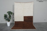 Handmade Moroccan Wool Rug 4.7 x 8 ft - Minimalist Brown & Cream Design