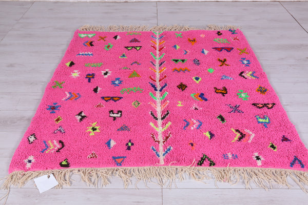 Pink custom rug with berber symbols – Handcrafted elegance