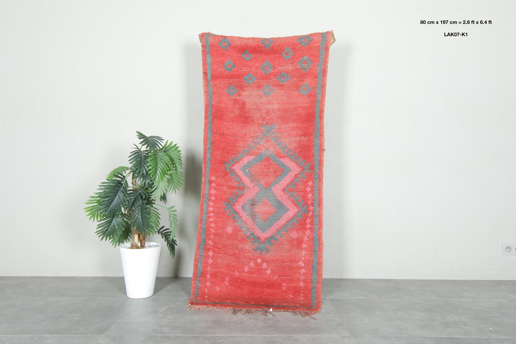 Vintage Moroccan red wool rug - Diamond pattern - 2.6 ft x 6.4 ft ...