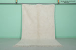 Luxurious Moroccan Rug 5.2 X 8.3 FT - Subtle Ivory Chevron Pattern for Modern Interiors