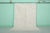 5.3 x 7.8 FT Moroccan Rug – Luxurious Diamond Texture in Ivory